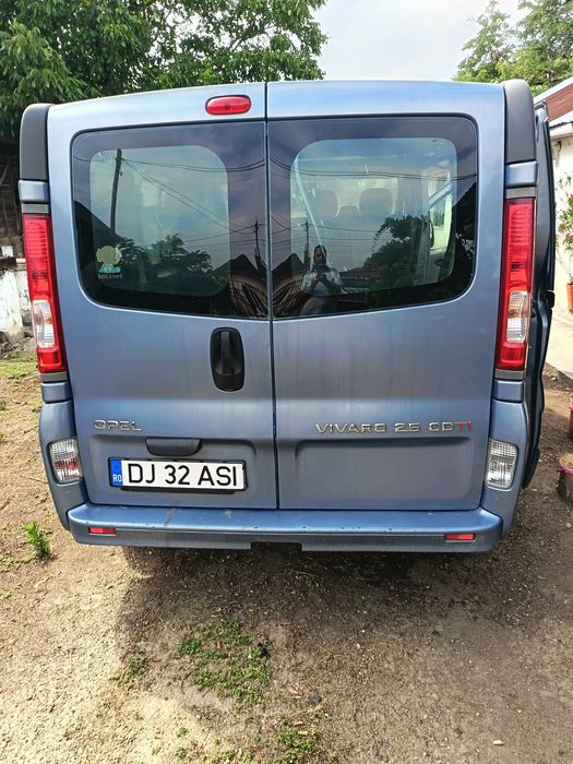 Opel Vivaro/  motor 2500 diesel/an 2007
