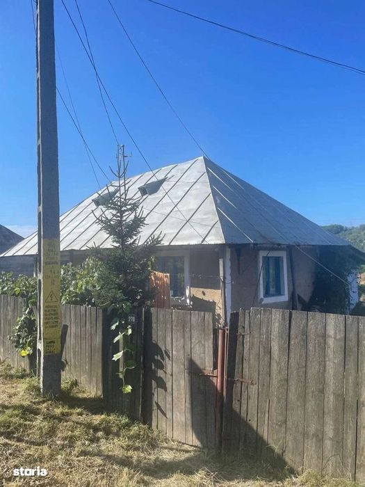 Casa batraneasca si teren 757 mp Calea Moinesti-Margineni