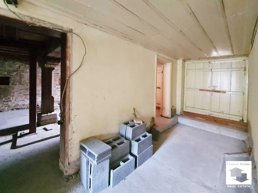 116190 Красива стара къща, с равен двор и кладенец, в с. Присово