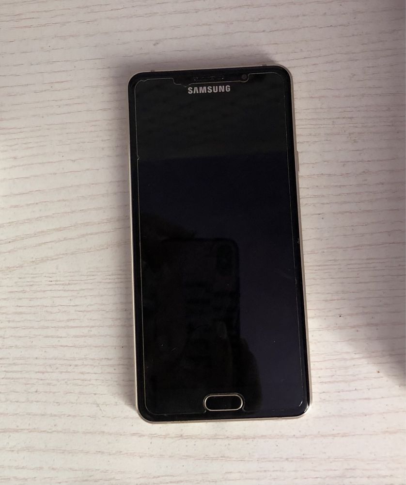 Продам Samsung Galaxy A7