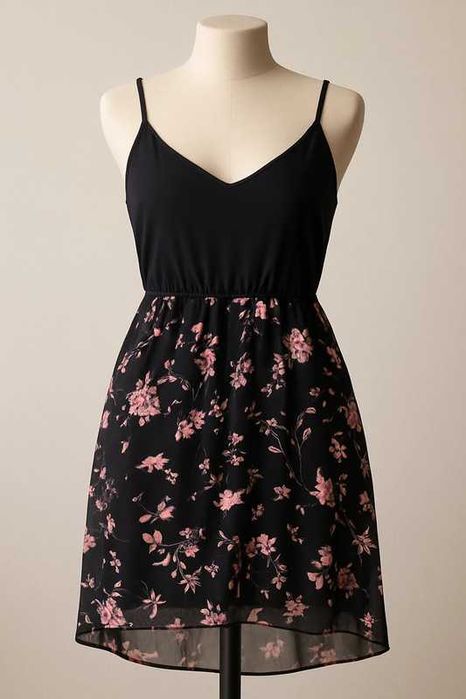 Rochie Vero Moda mărimea M , neagră cu fustă florală semitransparentă