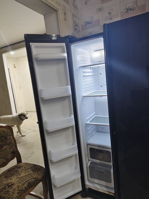 Продам двух дверный холодильник Самсунг
