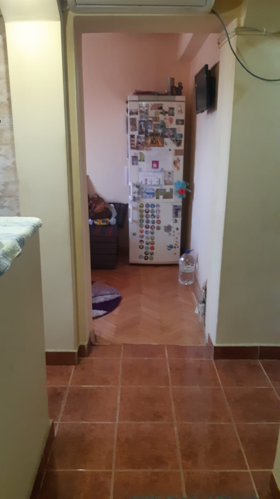 vând apartament valea roșie