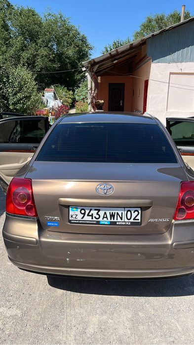 Тайота авенсис