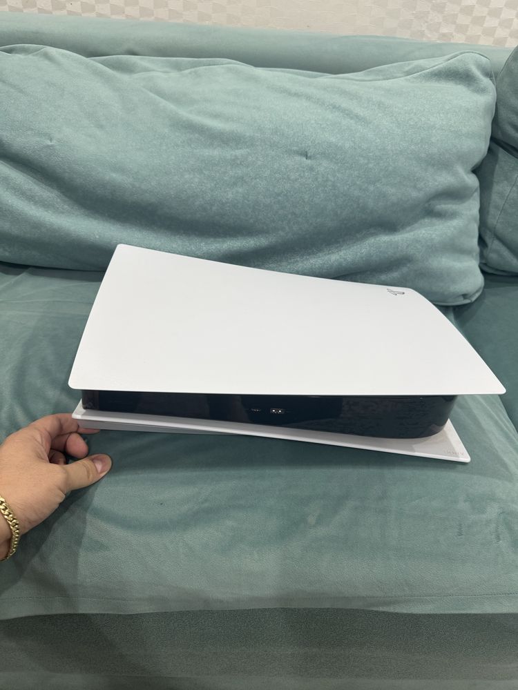 Продам Playstation 5