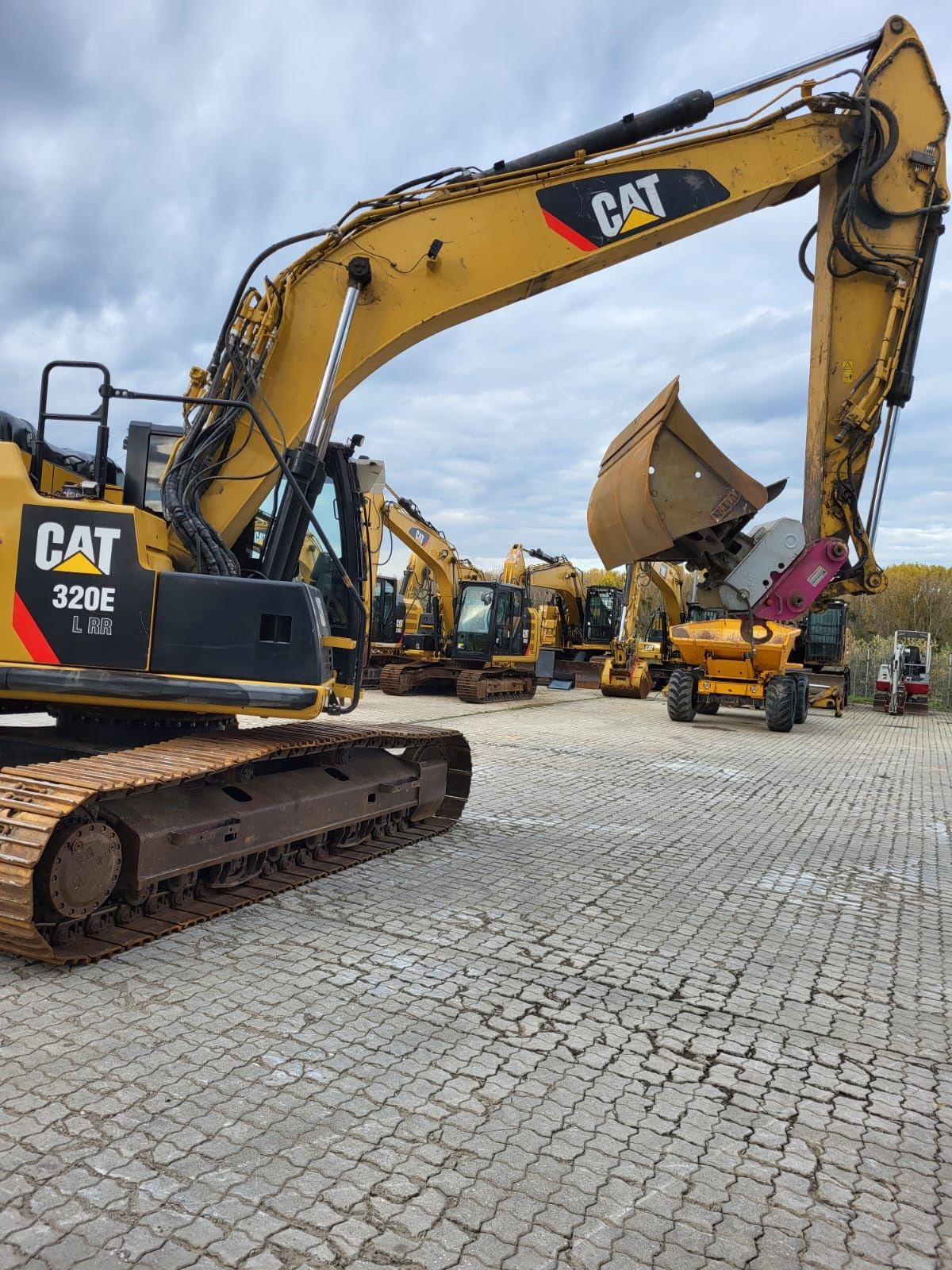Excavator caterpillar model 320 ELRR AN fabricație 2014