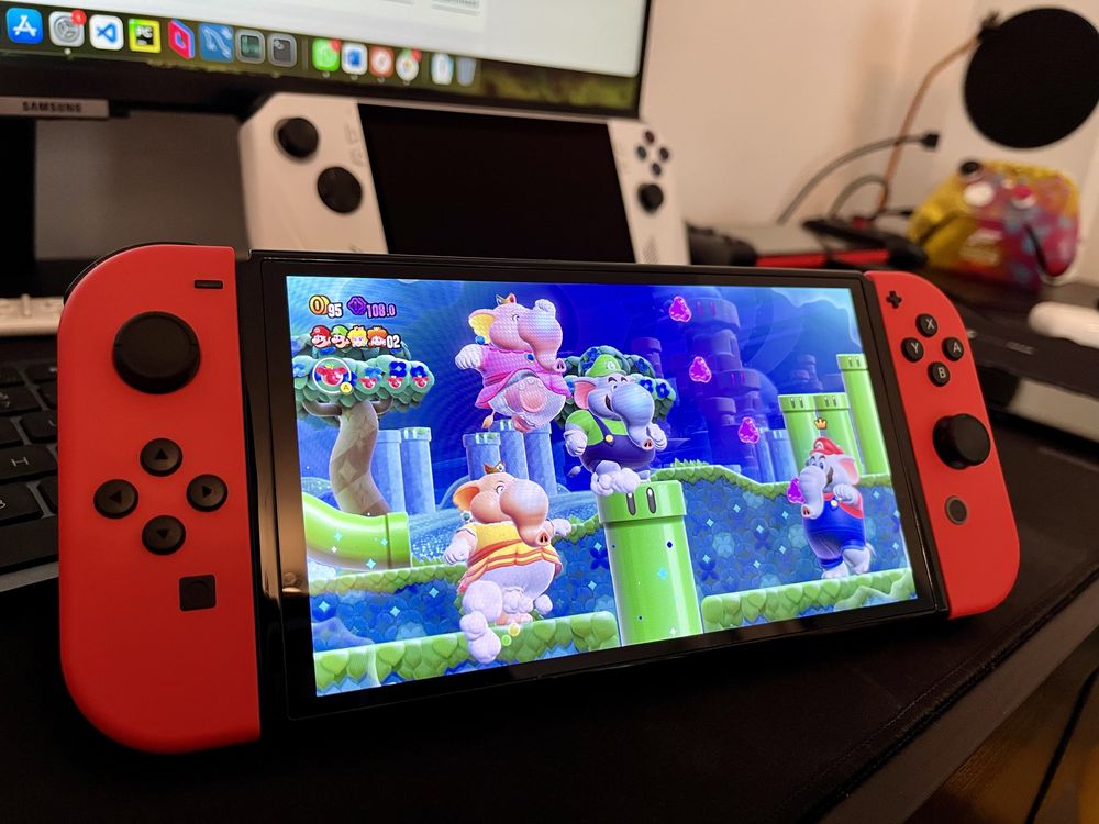 Consola Editie Limitata Nintendo Switch OLED Mario Red Edition Altex