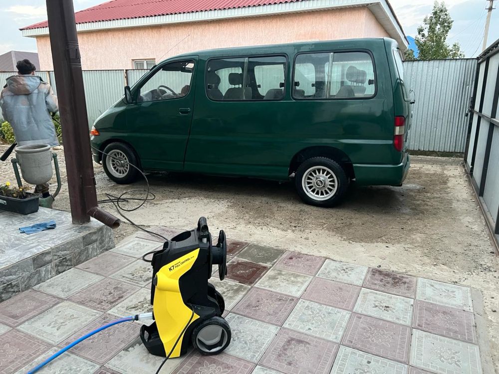 Toyota Hiace 1998. Срочно!