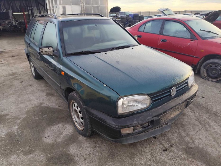 VW Golf 3  -  1.4 - комби - 1995г. на части