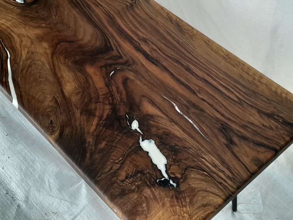 Дизайнерски маси и плотове