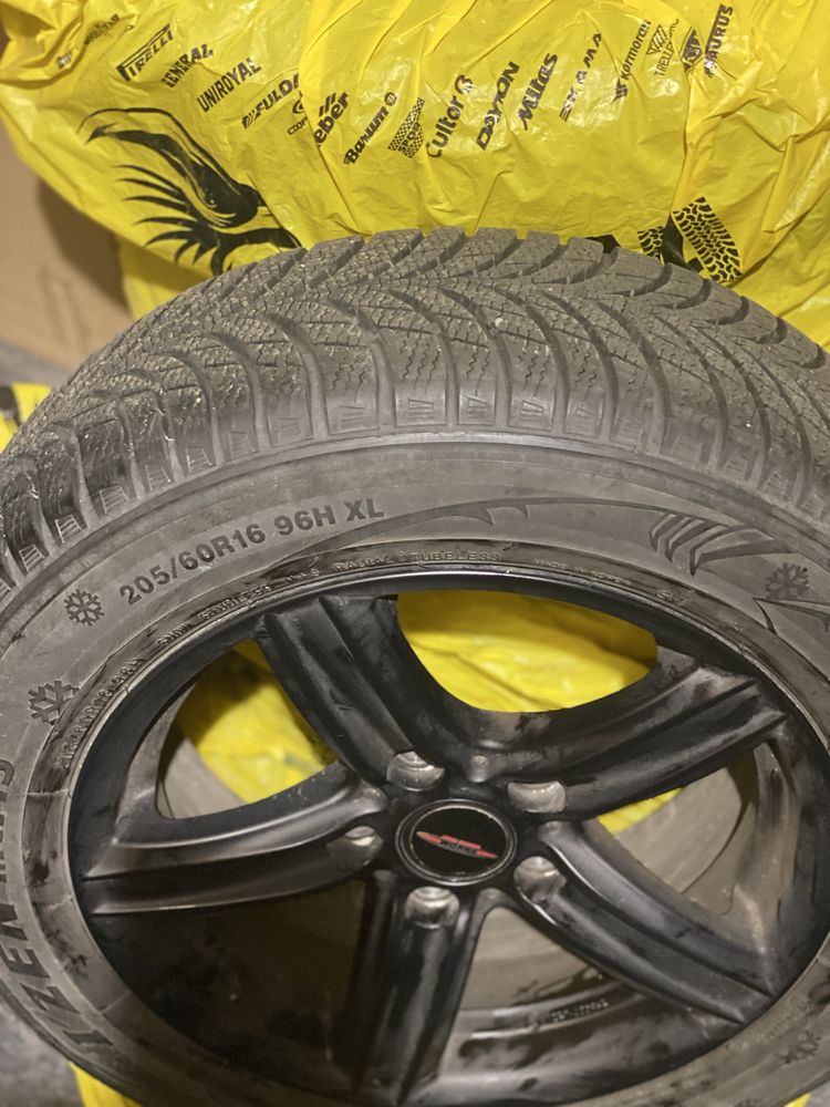 John Cooper Works 16” джанти + KUMHO 205/60/16 зимни гуми - 7,9 mm
