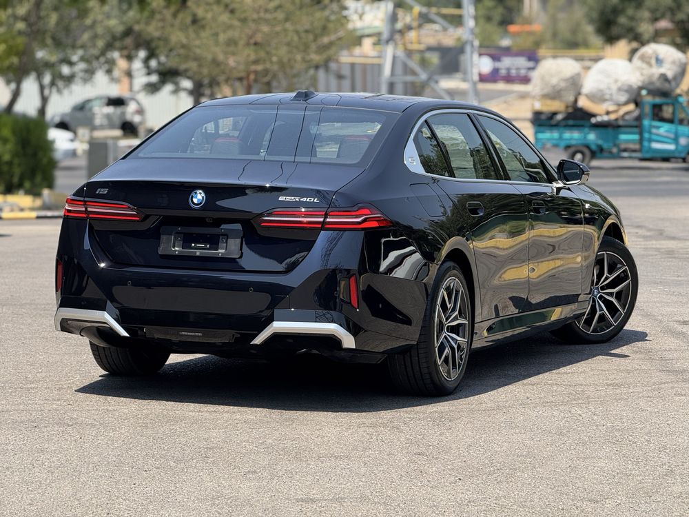 Продается новый BMW i5 40 L eDrive