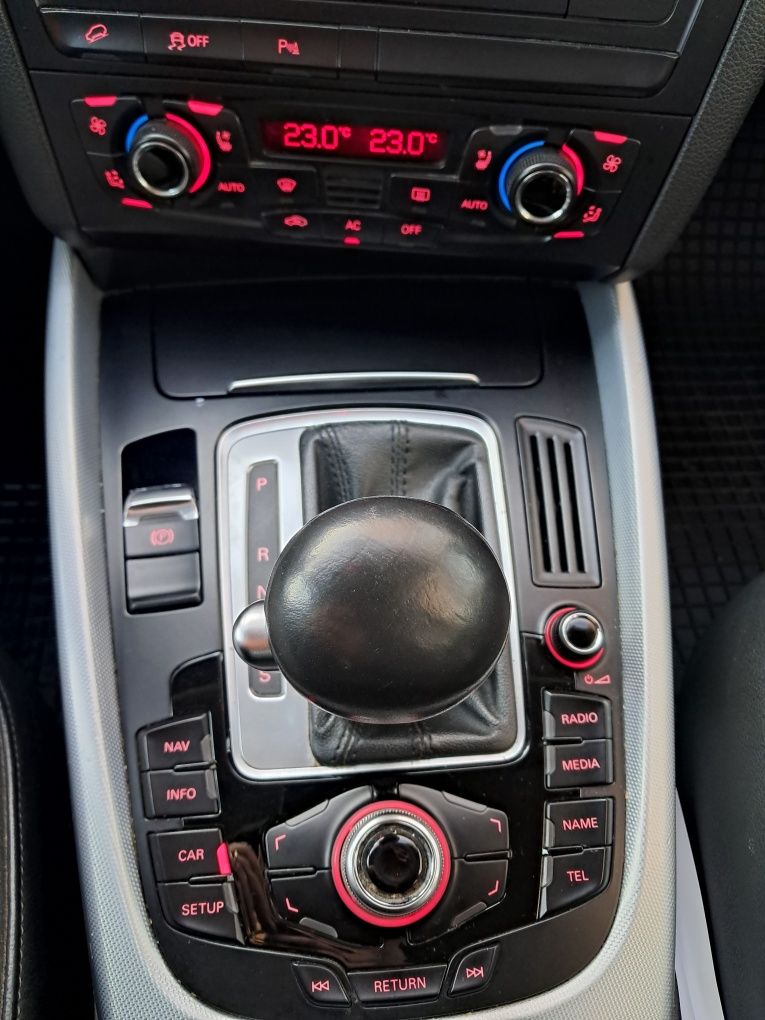 Vand/Schimb (Cu cap tractor ) Audi Q5 2.0 TDI 170 cp Full,Ventilație