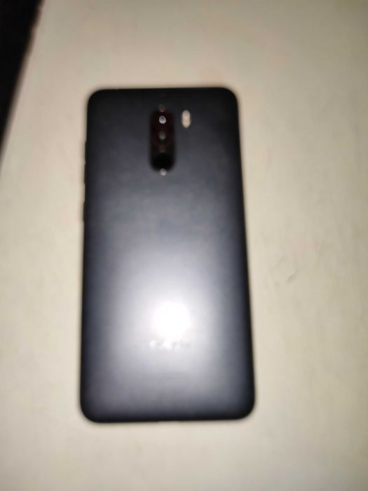 Pocofon f1 64/4 память