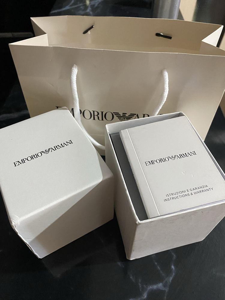 Оригинален часовник Emporio Armani - чисто нов, с кутия и документи