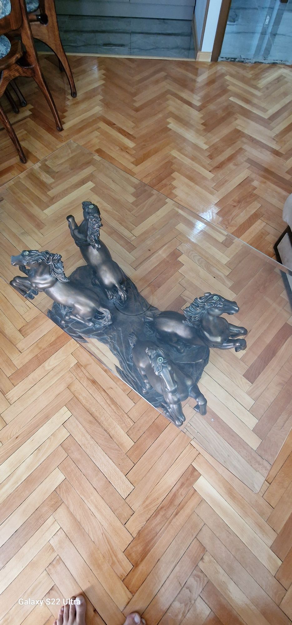 Уникална холна маса.