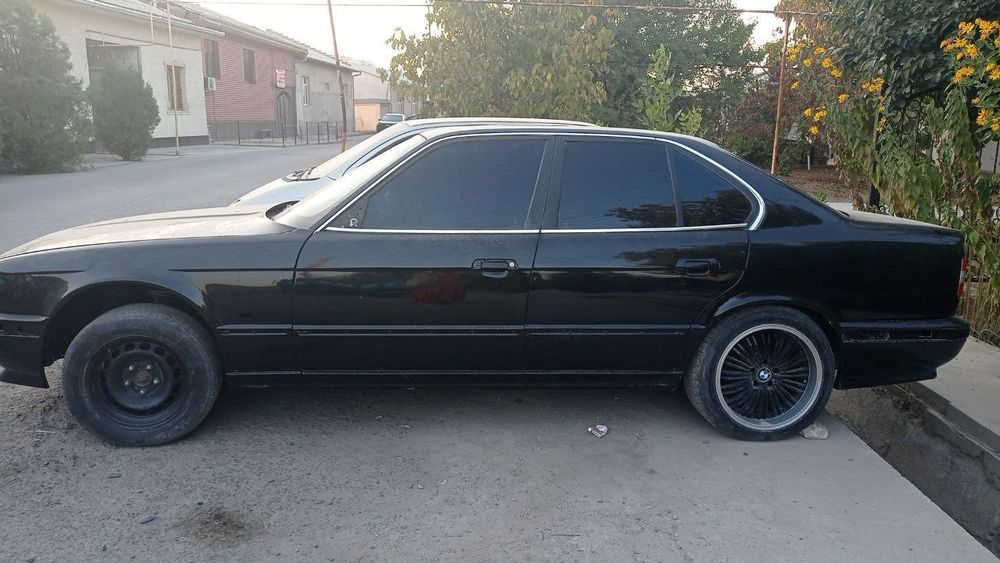 BMW e34 520 kuzov motor yo'q. korobka bor