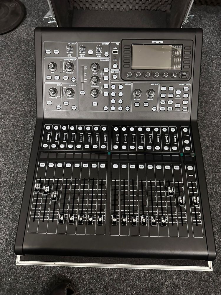 Mixer digital Midas M32R Live, NOU+CASE