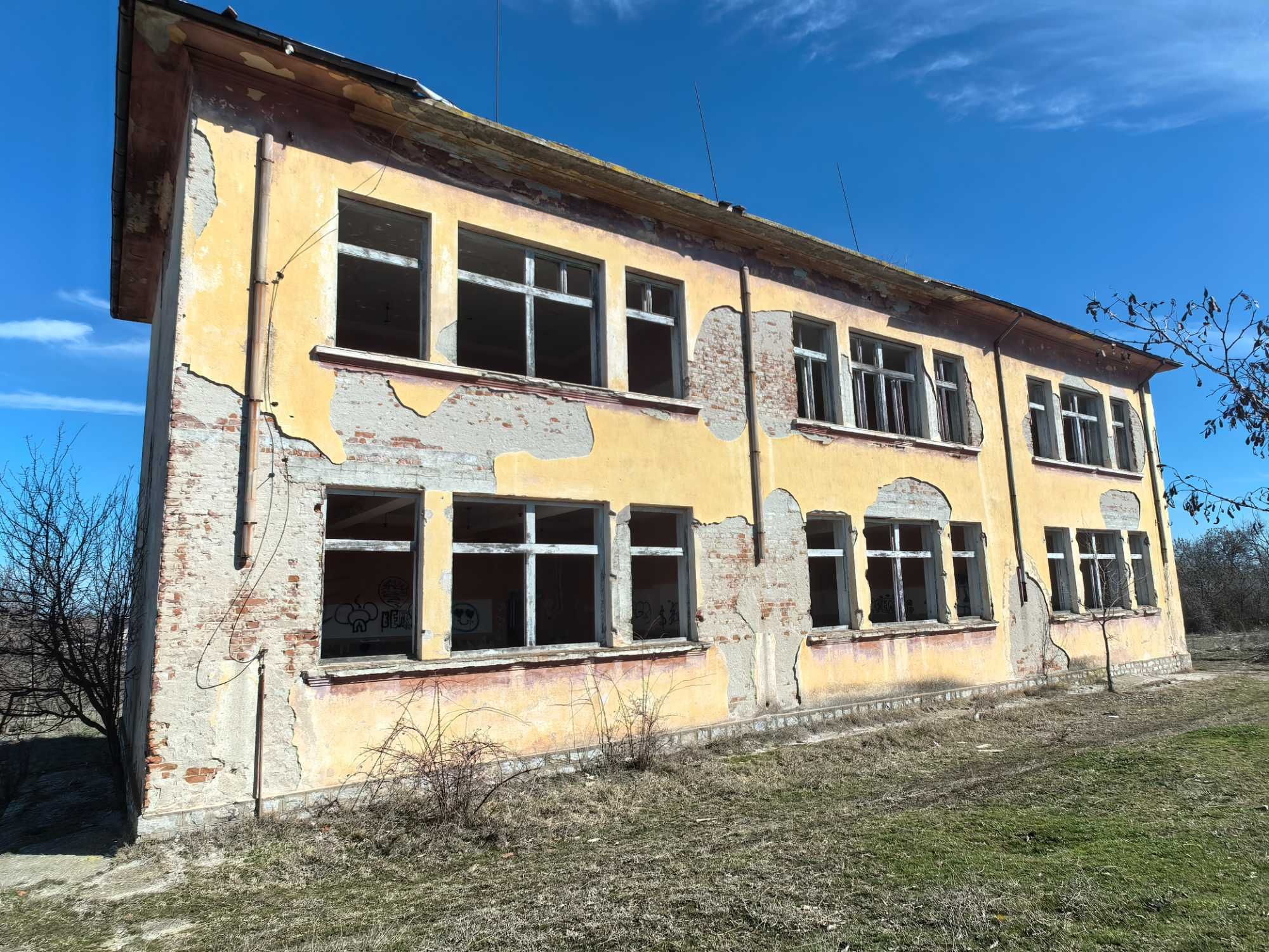 бивше училище в с. Ханово