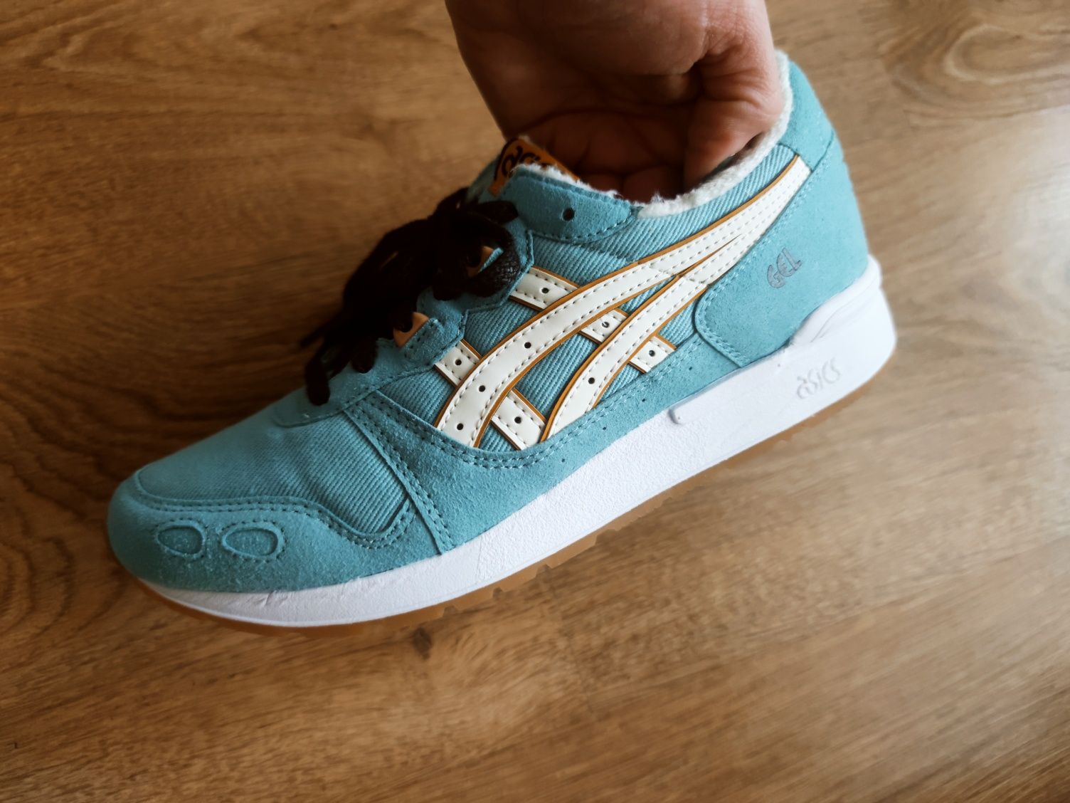 Нови с кутия Лимитирана серия маратонки ASICS 37