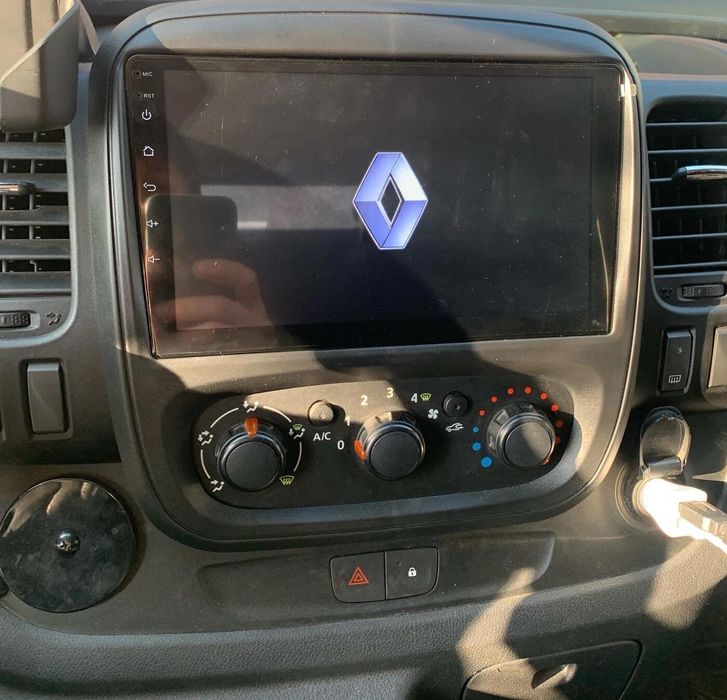 Navigatie Android Renault Trafic Opel Vivaro Waze YouTube BT GPS