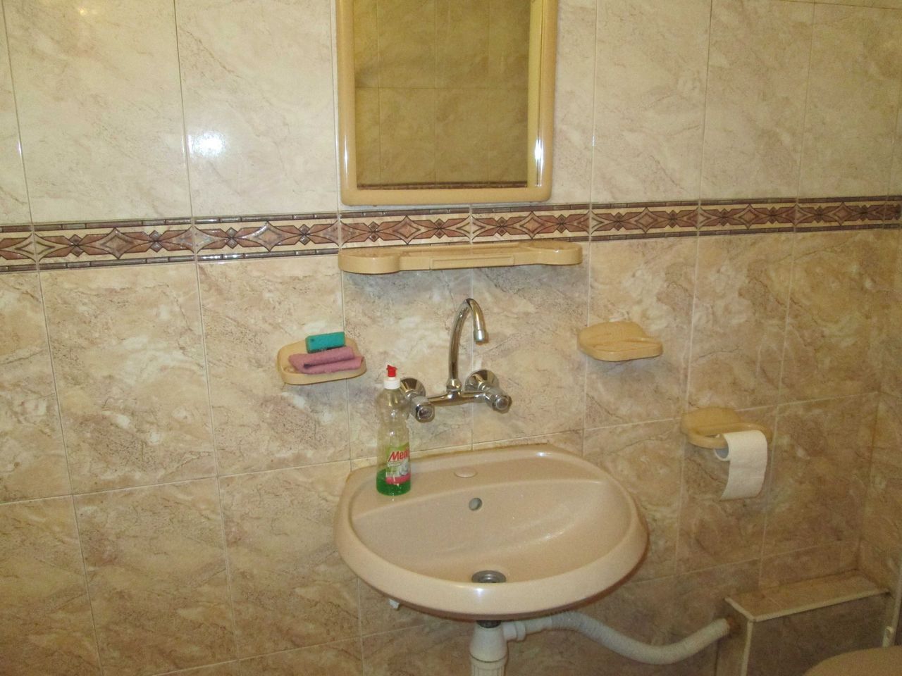 Дава се под наем Тристаен апартамент в Видин, Център - 120 кв.м за 280.5 € - Снимка #12