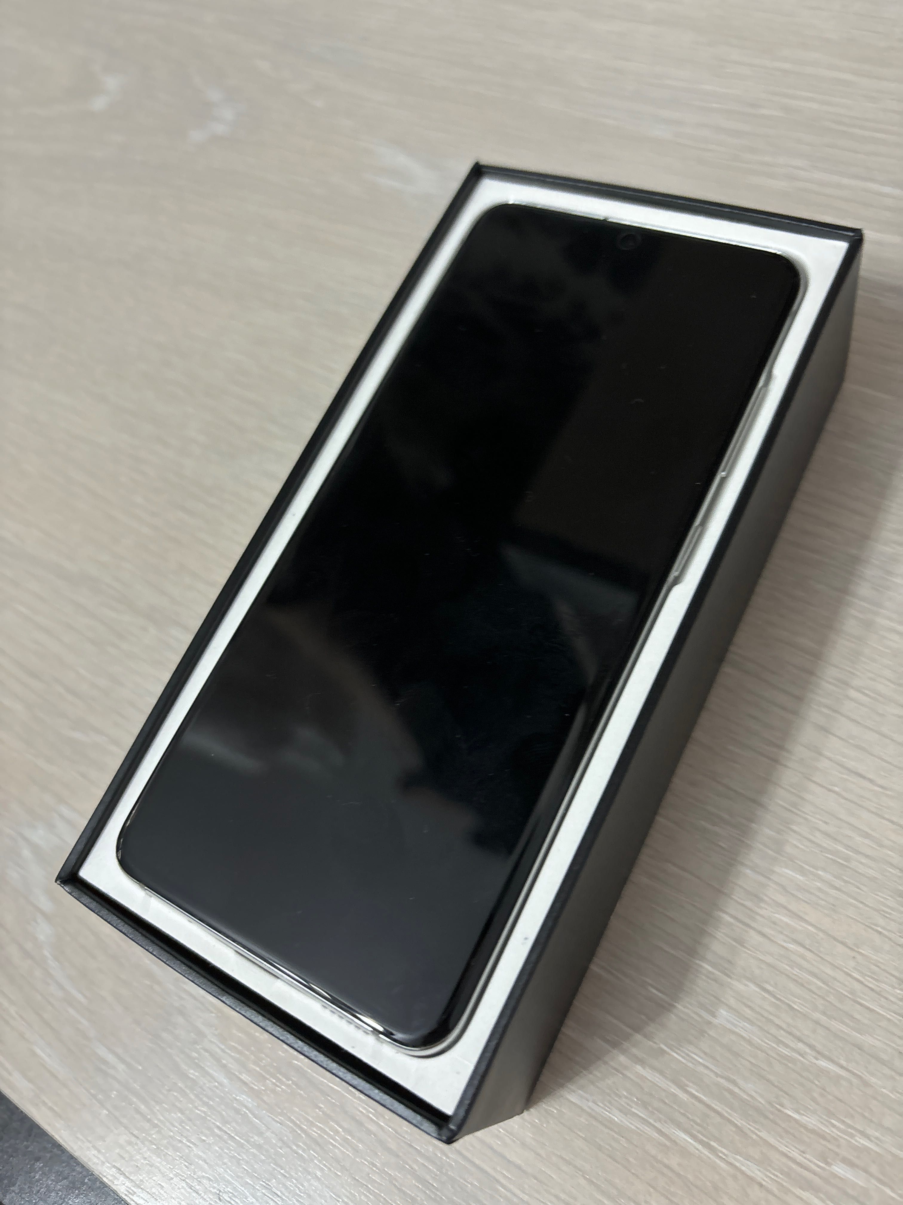 Samsung S20 white 5G 12G RAM 128GB full box