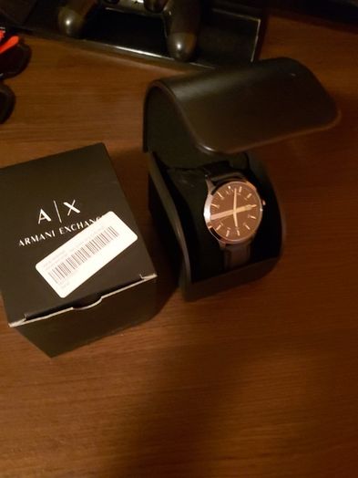 Часовник Armani Exchange с кожена каишка