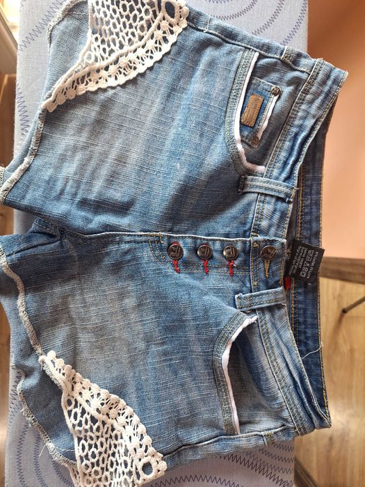 Къси дънкови панталони