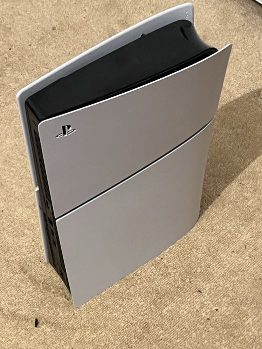 Play Station 5     .