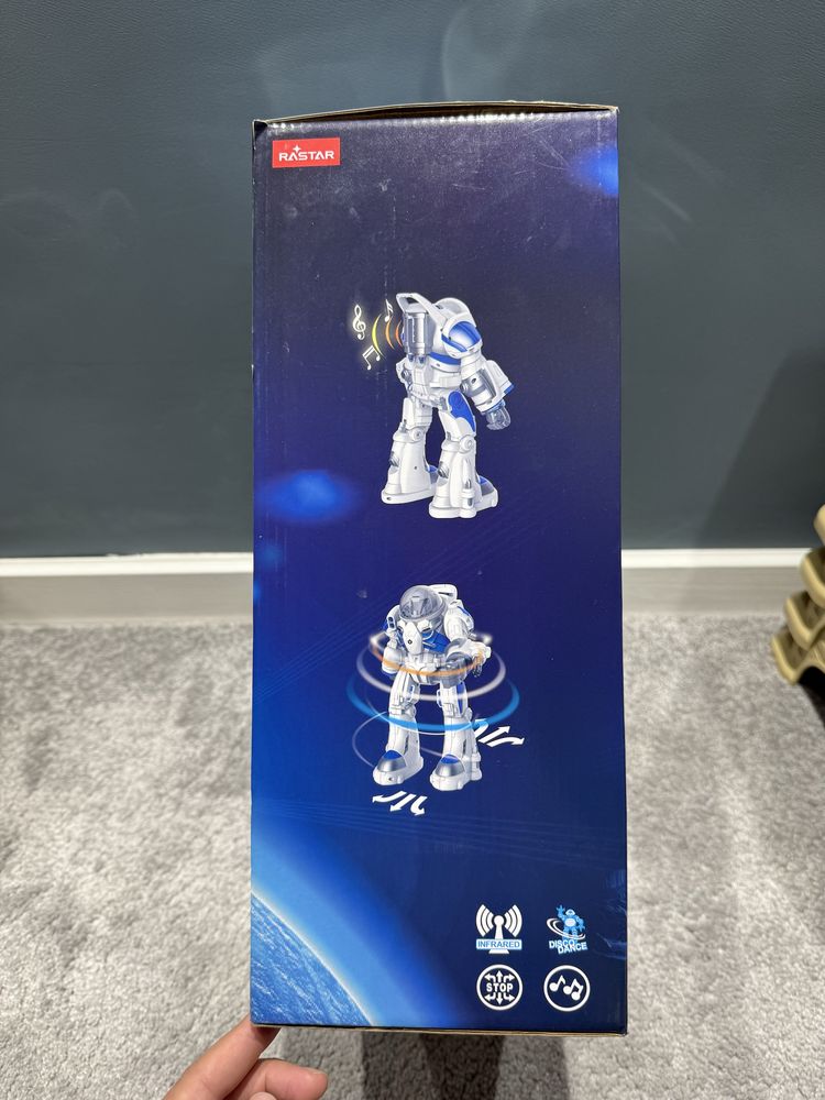 RS-Robot spaceman