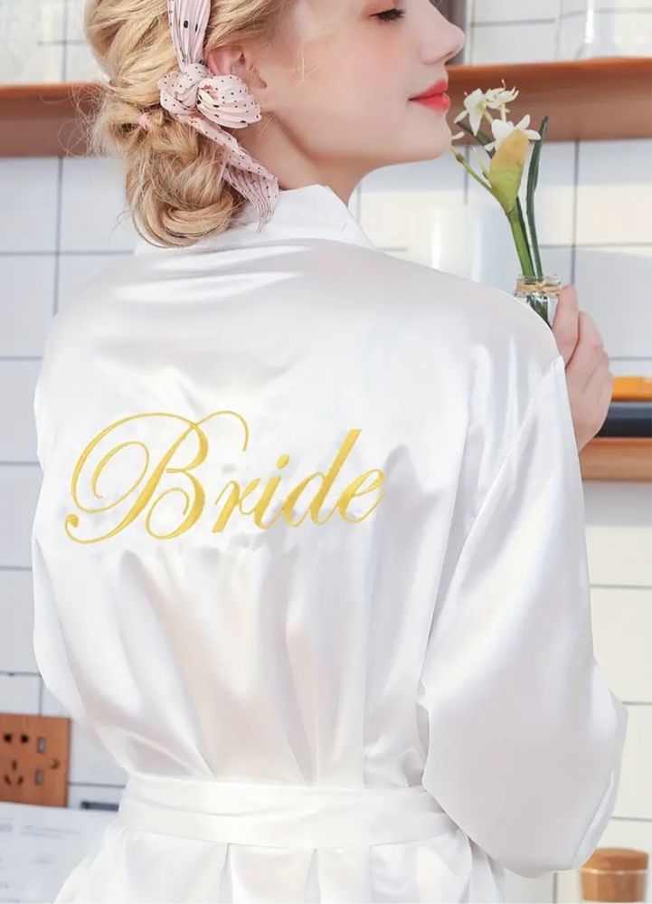 Сатенен халат за булка с надпис Bride