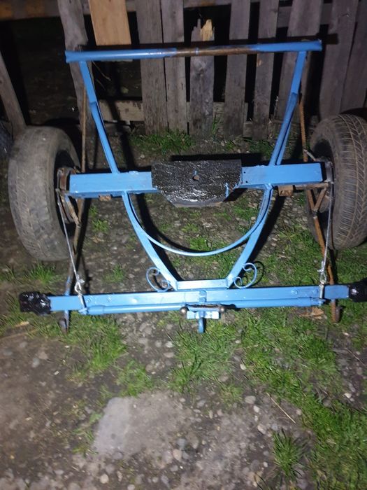 Vând caruta făcută nouă