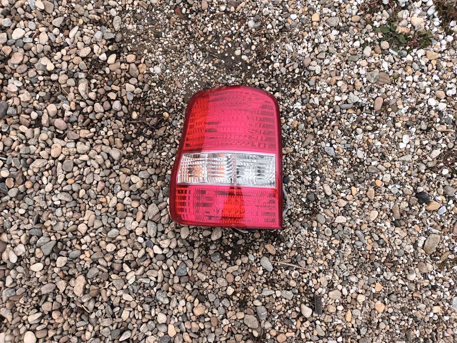 ляв стоп за киа карнивал кия 01 - 06 KIA CARNIVAL