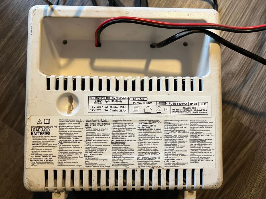 Redresor baterii Telwin TOURING11, tensiune incarcare 6/12 V