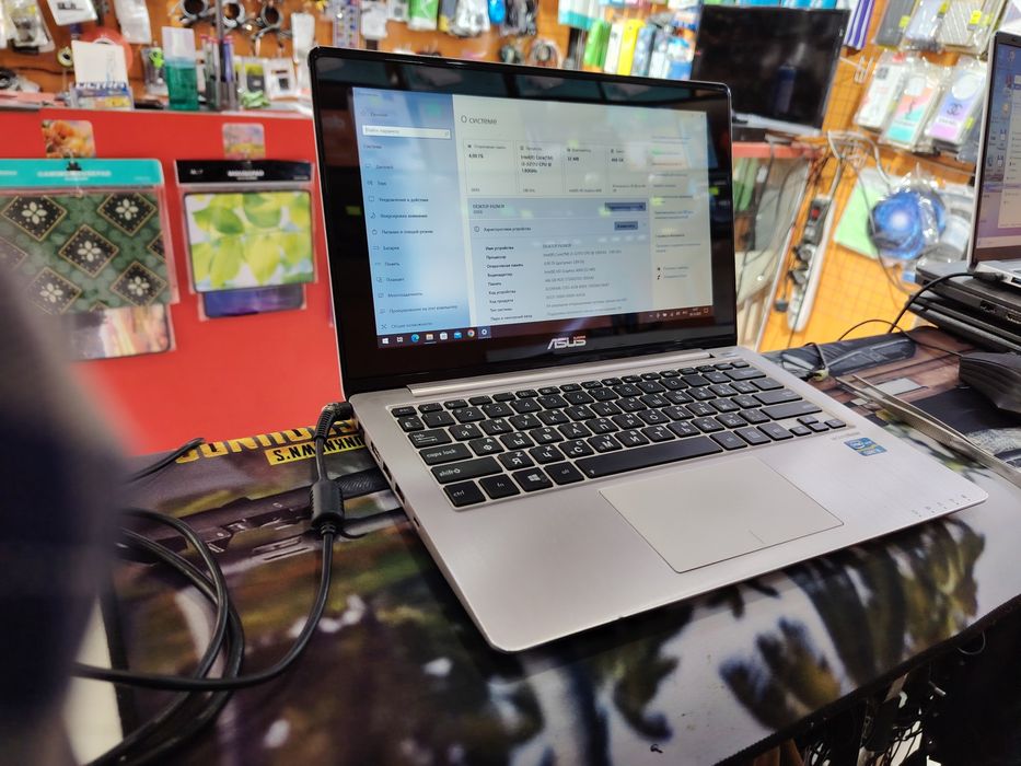 Netbook sotiladi core i3 sensorli