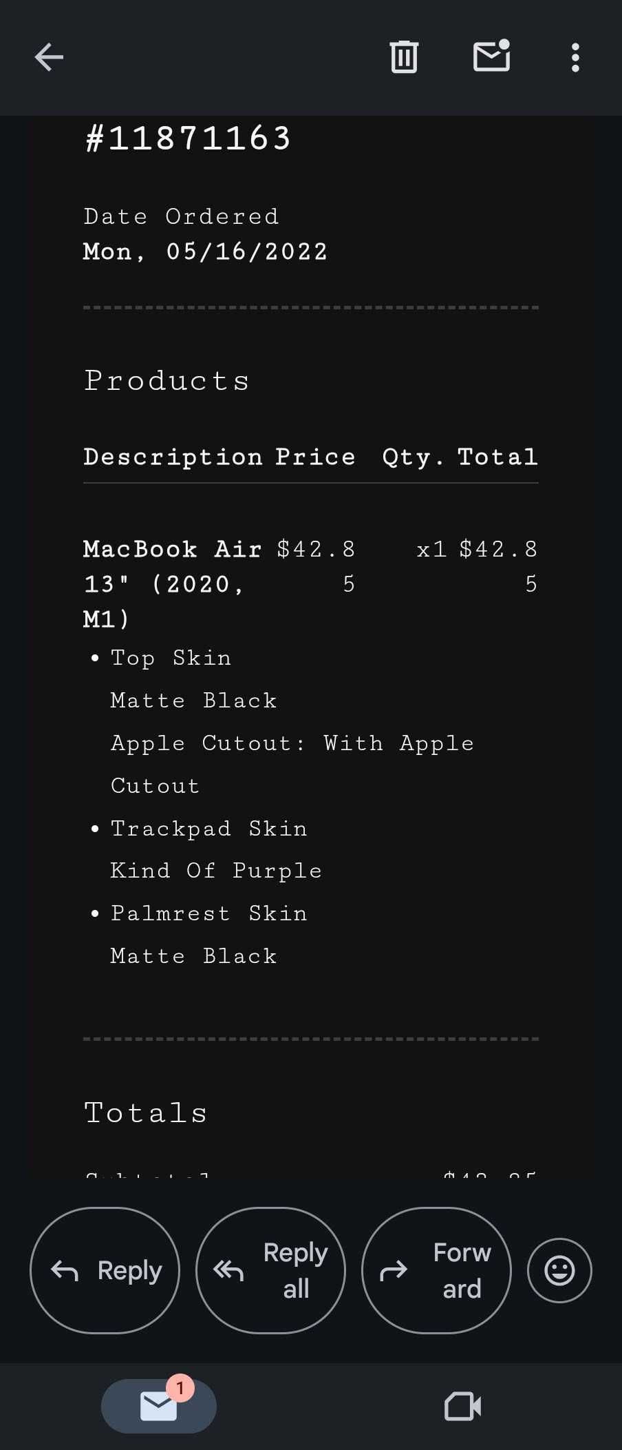 dbrand skin - Macbook Air 13" 2020 M1 - Matte black + purple trackpad