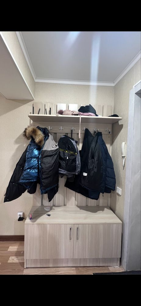 Продается шкаф для прихожей