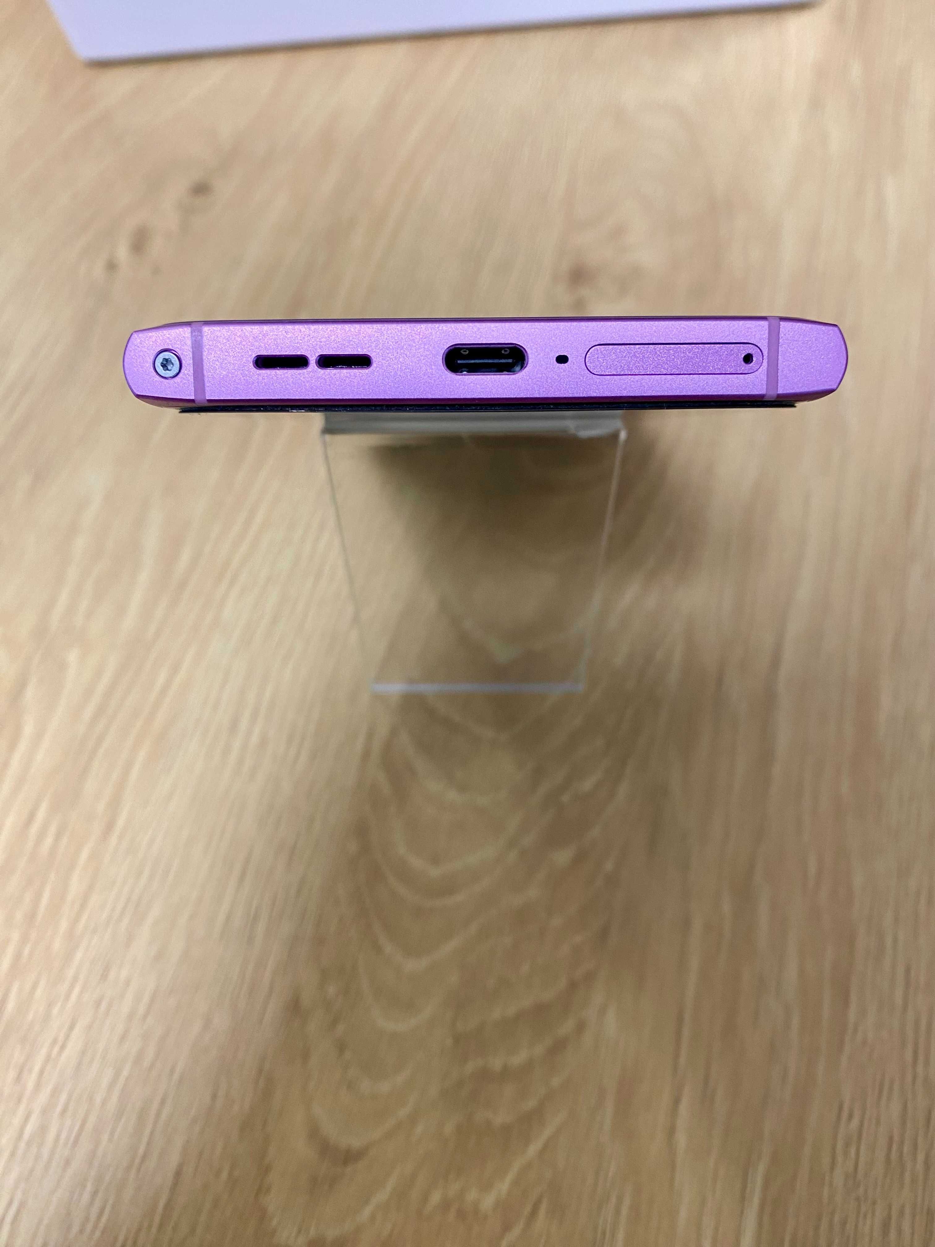 НОВ !!! HMD Skyline, 256GB, 12GB RAM, 5G, Neon Pink
