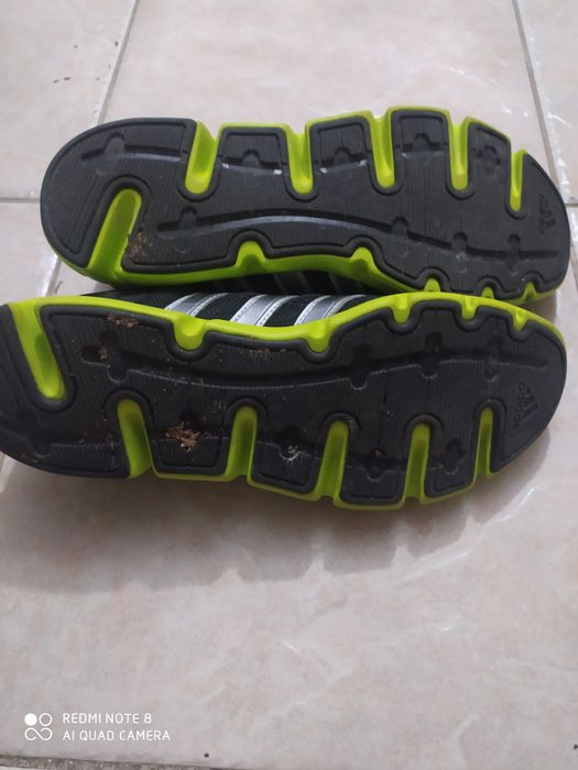 Adidasi adidas stare foarte buna