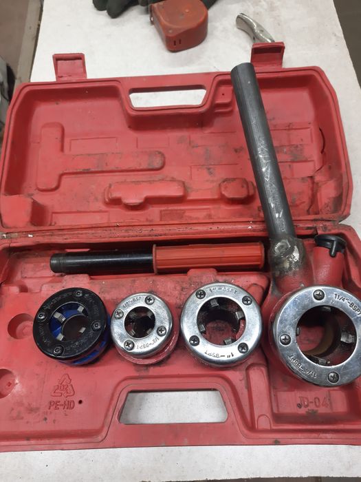 Продам резбонарезной набор для стальных труб