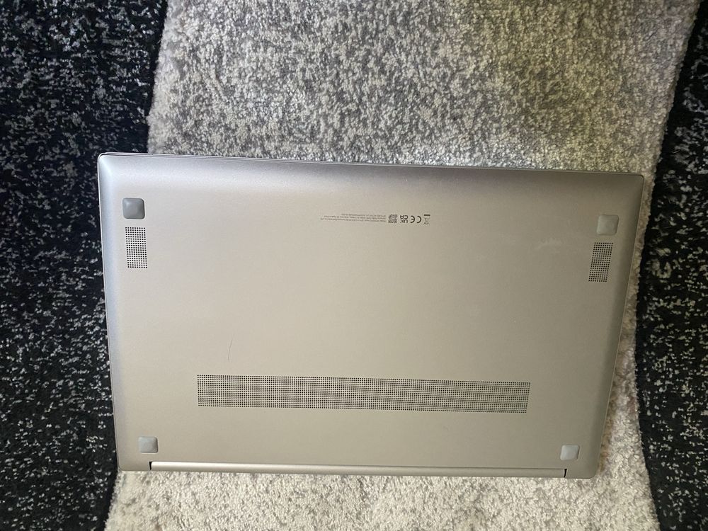 Vand laptop Samsung book 2