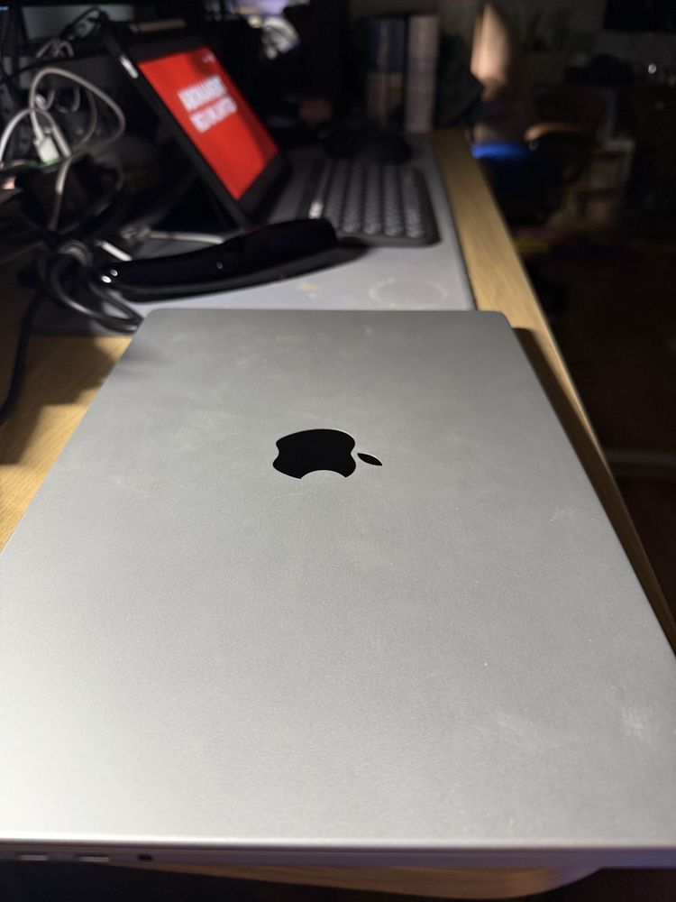 Vand Macbook Pro 14”