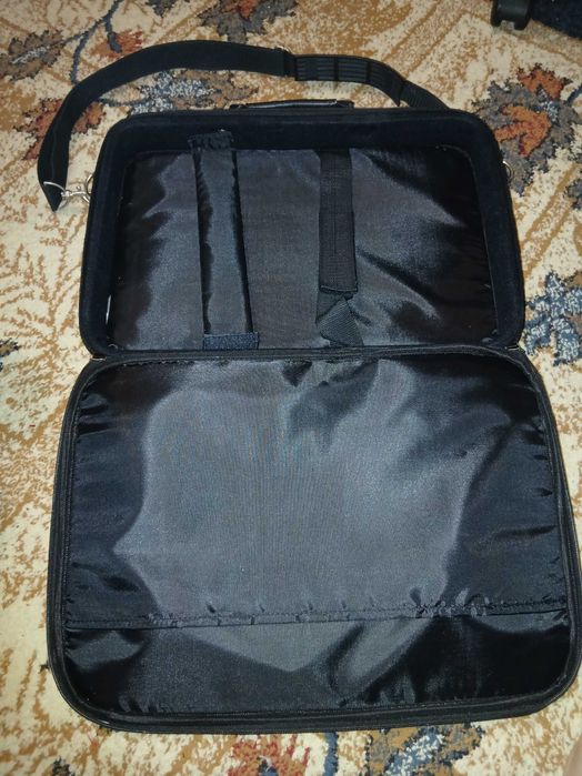 Geanta pentru laptop
