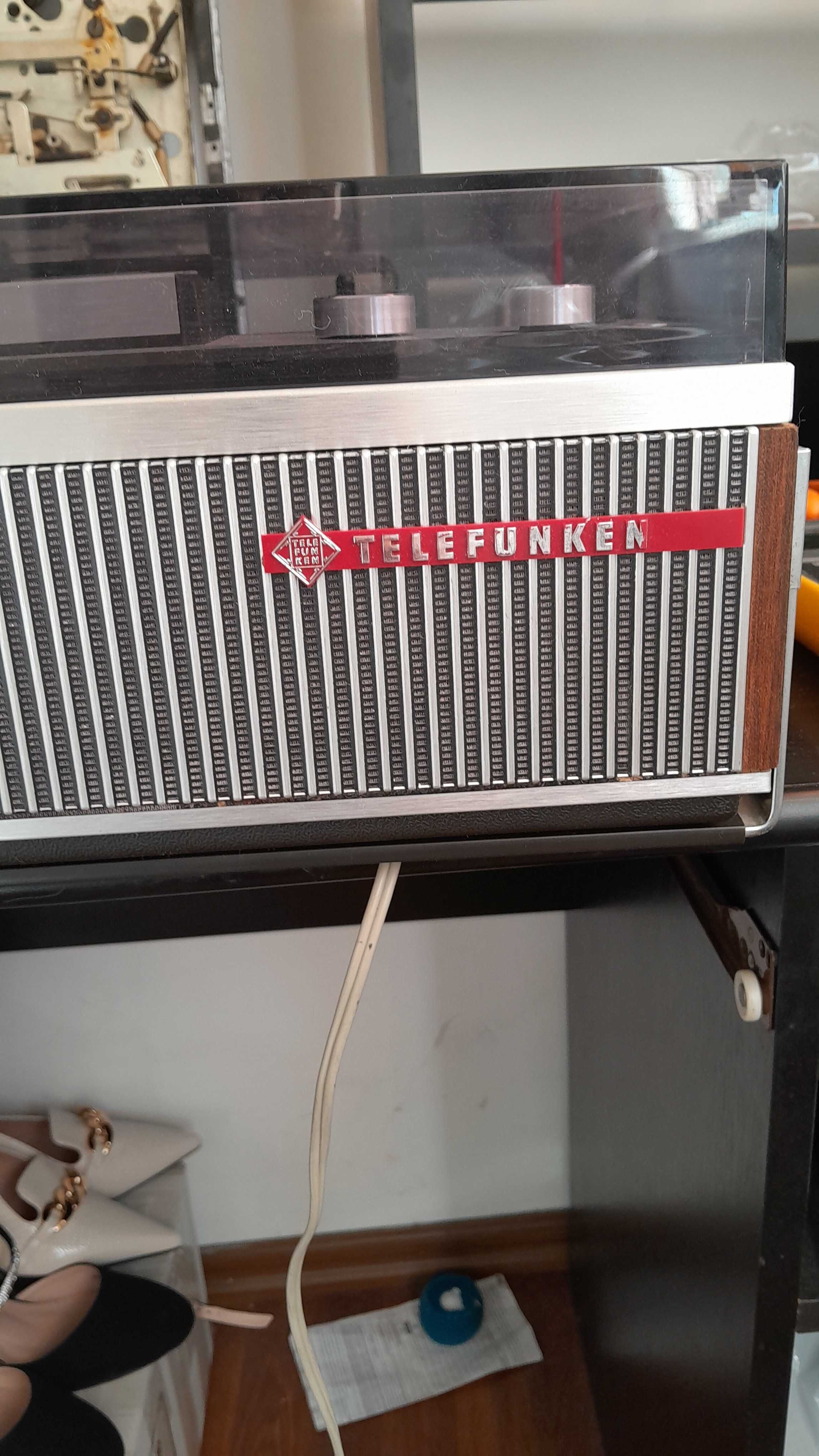 Vând telefunken de luxe 201