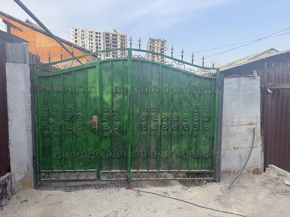 Продам Ворота Колитка внутри