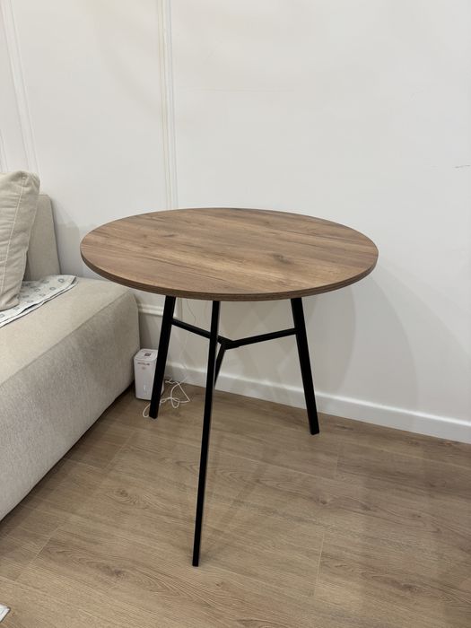 Продам стол круглый