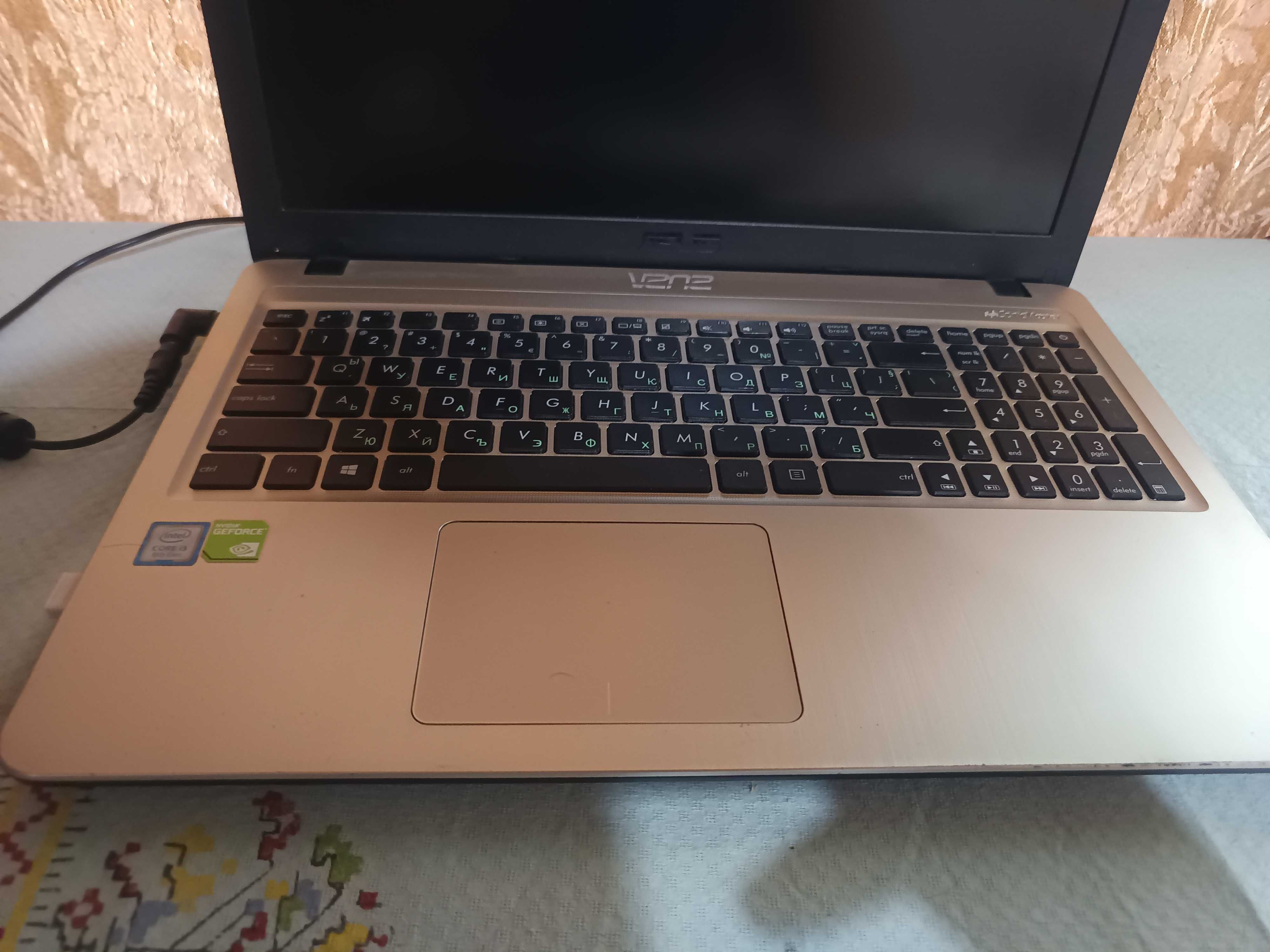 Лаптоп asus x540ub