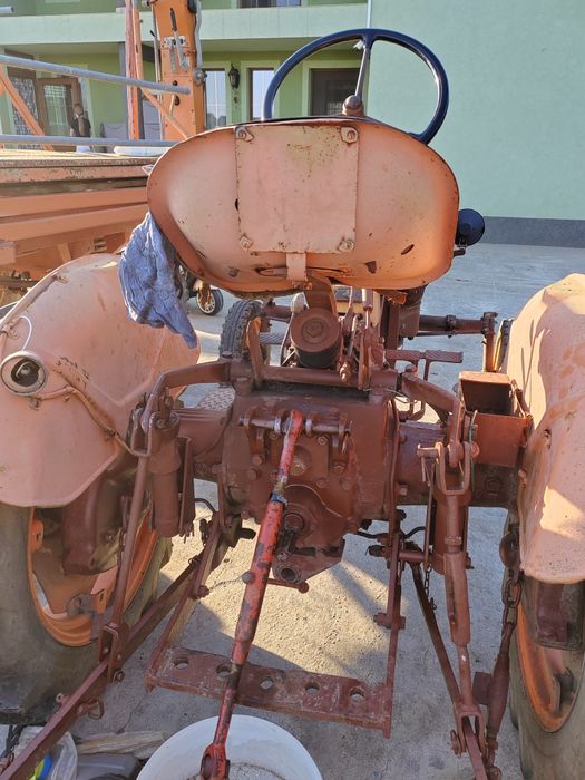 Vând Tractor Fiat