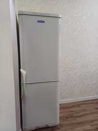 Продам двухкамерный  холодильник Бирюса